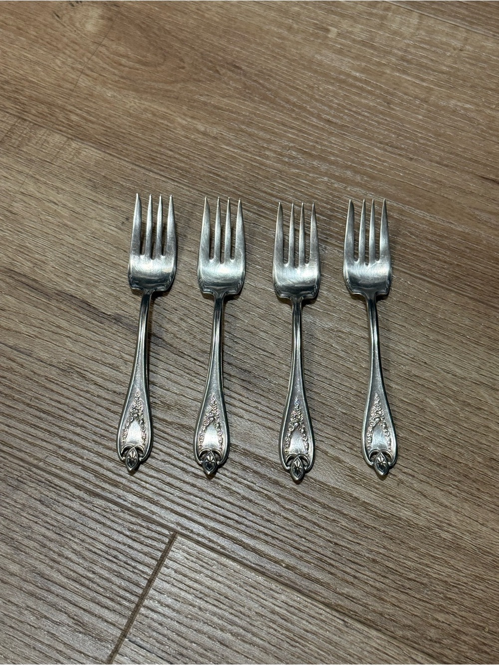 Rogers Bros 1847 Old Colony XS Triple Silverplate Salad Forks 6" (4 Forks Total)